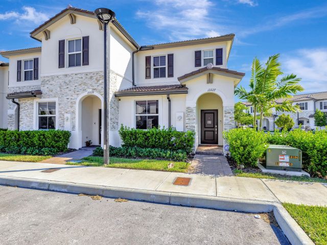 Home for rent at 12227 NW 23rd Path - photo 6506140