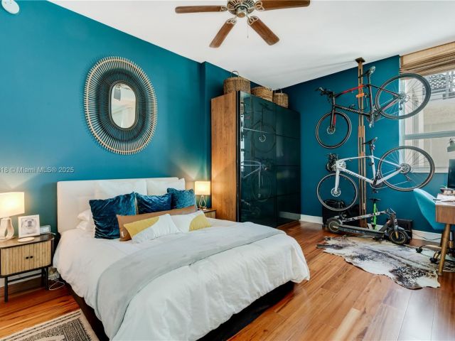 1-bedroom condo for sale in Miami - 234 NE 3rd St LPH06 - MondialRealty