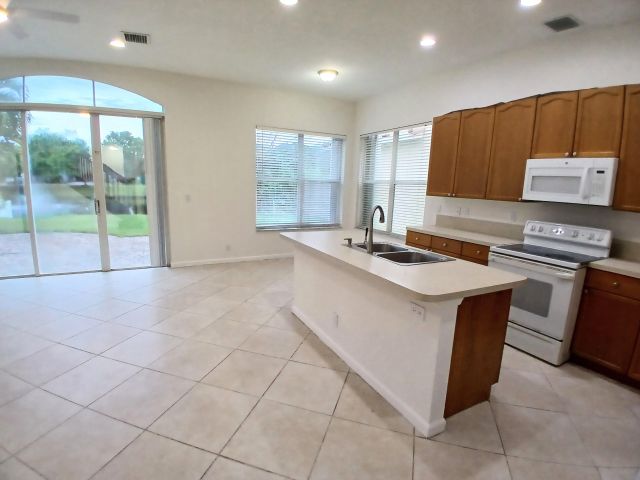 Home for rent at 1171 W Magnolia Circle - photo 6540069