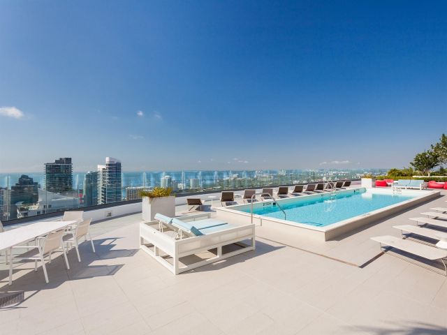 1-bedroom condo for rent in Miami - 55 SW 9th Street 2210 - MondialRealty