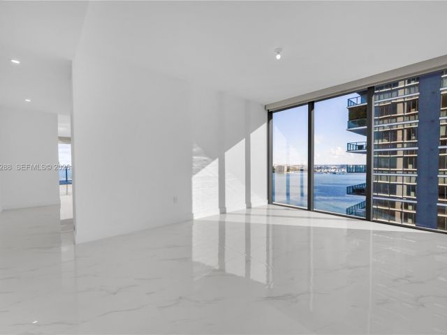 Apartment for sale  Unit #1407 - photo 6874701