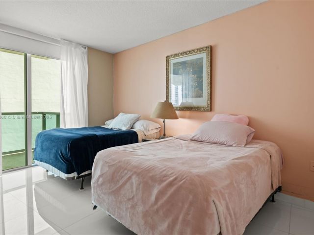 Apartment for rent  Unit #1-1101 - photo 6488643