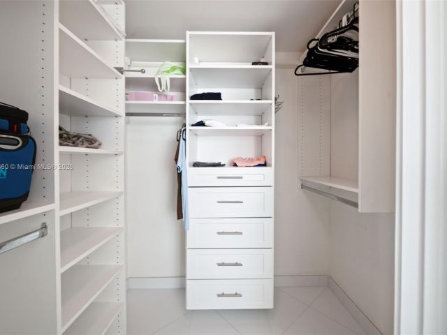 Apartment for rent  Unit #1-1101 - photo 6488644