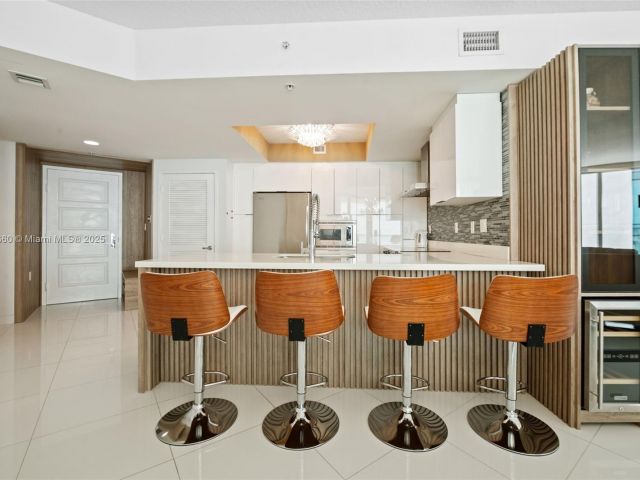 Apartment for rent  Unit #1-1101 - photo 6488649