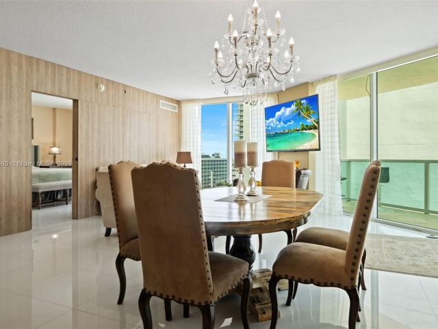 Apartment for rent  Unit #1-1101 - photo 6488652