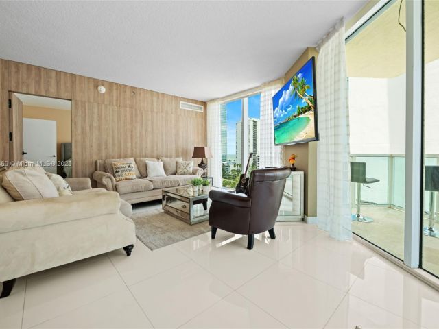 Apartment for rent  Unit #1-1101 - photo 6488653