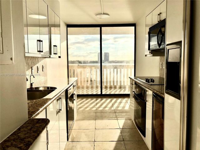 Apartment for rent  Unit #712 - photo 6498510