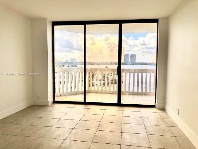 Apartment for rent  Unit #712 - photo 6498513