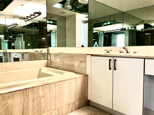 Apartment for rent  Unit #712 - photo 6498522