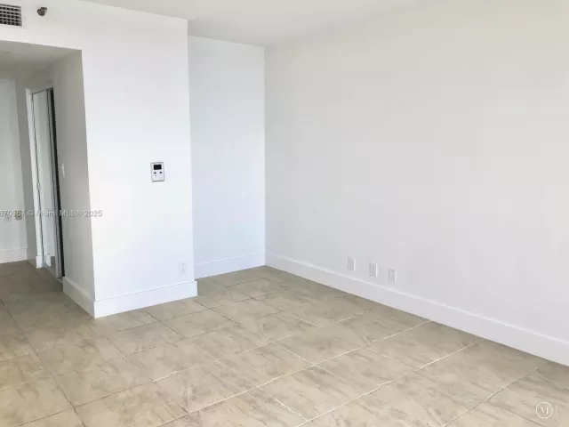 2-bedroom condo for rent in Aventura - 1000 W Island Blvd 712 - MondialRealty