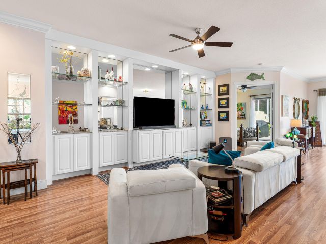 Home for sale at 2053 Valencia Drive - photo 6533269