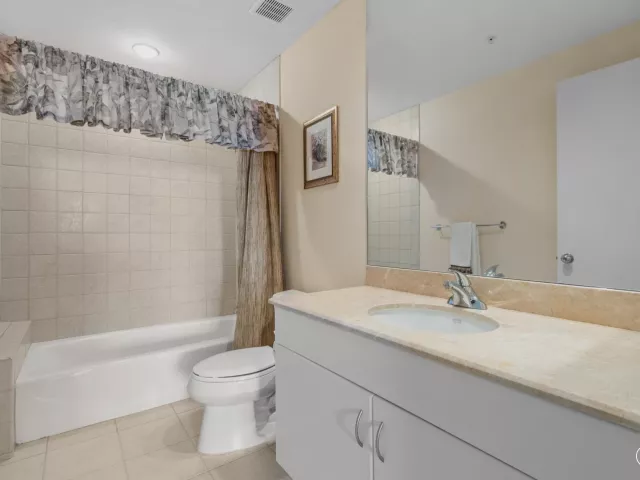 3-bedroom condo for sale in Miami - 801 Brickell Key Boulevard 2903 - MondialRealty
