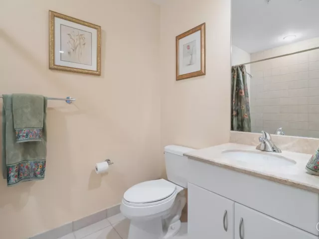 3-bedroom condo for sale in Miami - 801 Brickell Key Boulevard 2903 - MondialRealty