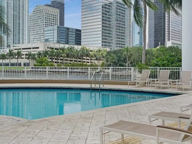 3-bedroom condo for sale in Miami - 801 Brickell Key Boulevard 2903 - MondialRealty