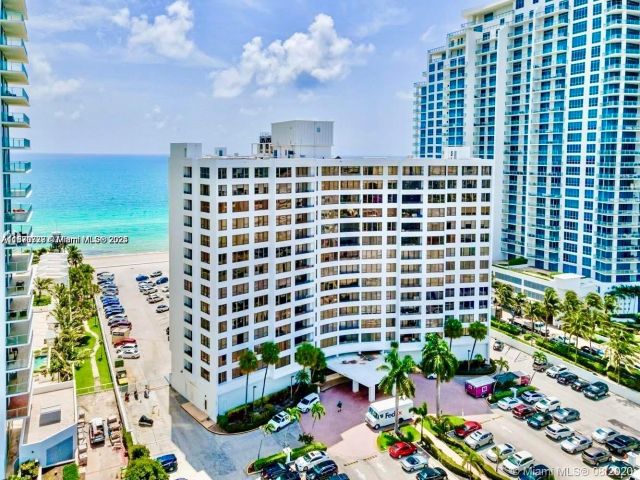 1-bedroom condo for rent in Hollywood - 3505 S Ocean Dr 911 - MondialRealty