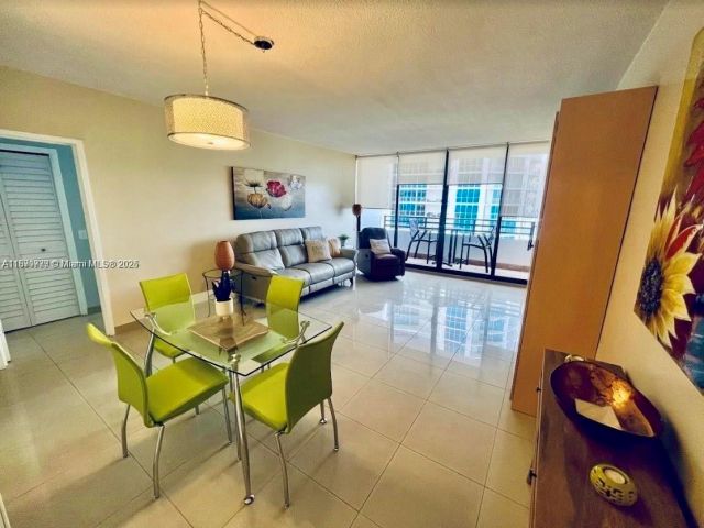 1-bedroom condo for rent in Hollywood - 3505 S Ocean Dr 911 - MondialRealty