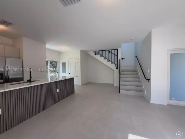 3-bedroom home for rent in Fort Lauderdale - 2788 NW 9th Pl 0 - MondialRealty