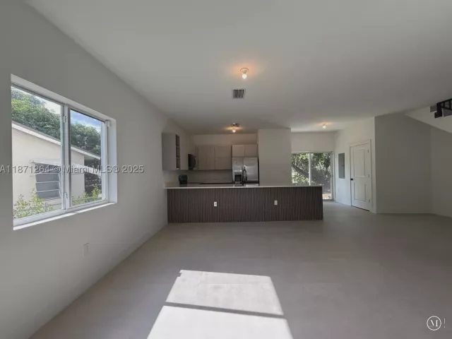 3-bedroom home for rent in Fort Lauderdale - 2788 NW 9th Pl 0 - MondialRealty