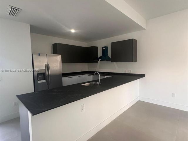 Home for rent at 538 NW 17th Ave 0 - photo 7532457