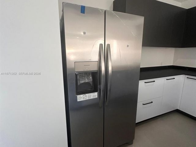 Home for rent at 538 NW 17th Ave 0 - photo 7532461