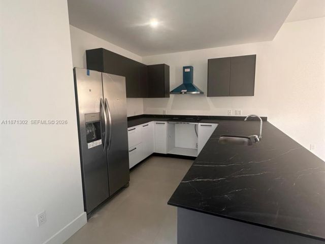 Home for rent at 538 NW 17th Ave 0 - photo 7532462