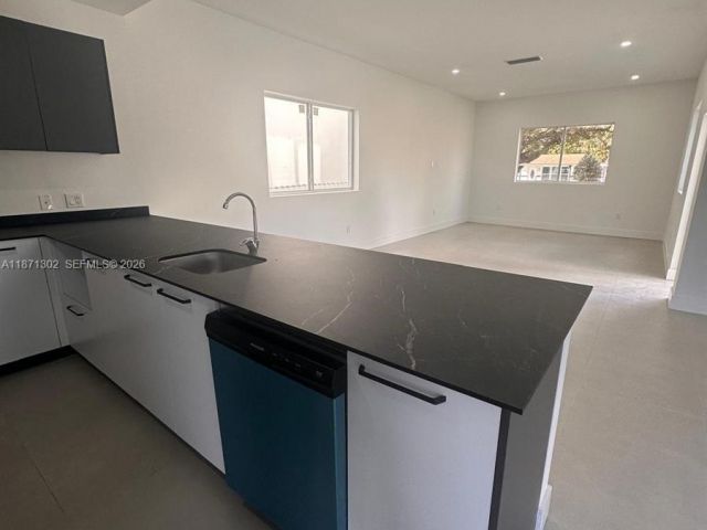 Home for rent at 538 NW 17th Ave 0 - photo 7532464