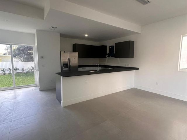 Home for rent at 538 NW 17th Ave 0 - photo 7532465