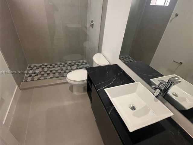 Home for rent at 538 NW 17th Ave 0 - photo 7532468