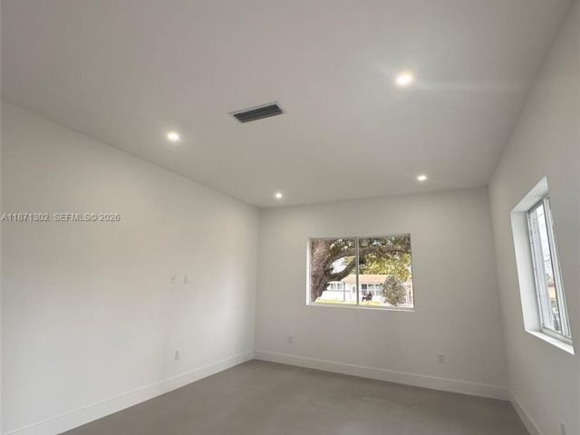 Home for rent at 538 NW 17th Ave 0 - photo 7532472