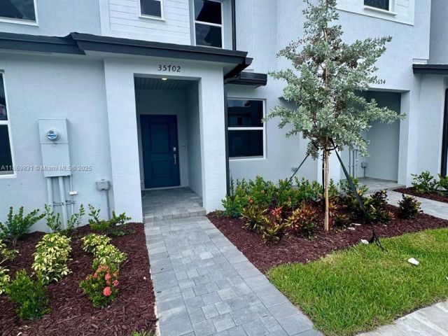 3-bedroom home for rent in Homestead - 35702 SW 178th Ct 35702 - MondialRealty