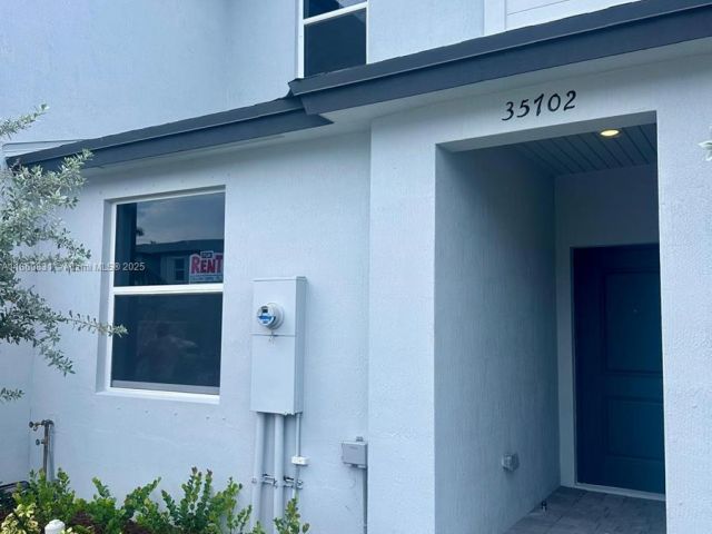3-bedroom home for rent in Homestead - 35702 SW 178th Ct 35702 - MondialRealty