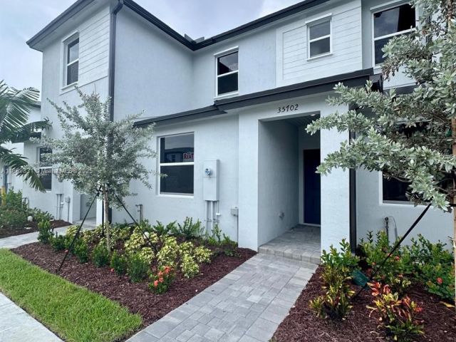 3-bedroom home for rent in Homestead - 35702 SW 178th Ct 35702 - MondialRealty