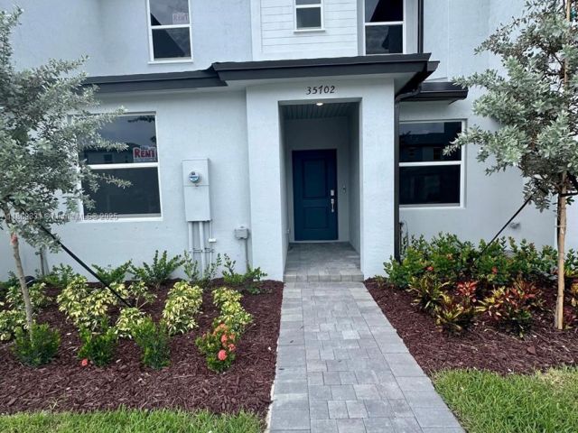 3-bedroom home for rent in Homestead - 35702 SW 178th Ct 35702 - MondialRealty