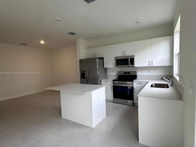 3-bedroom home for rent in Homestead - 35702 SW 178th Ct 35702 - MondialRealty