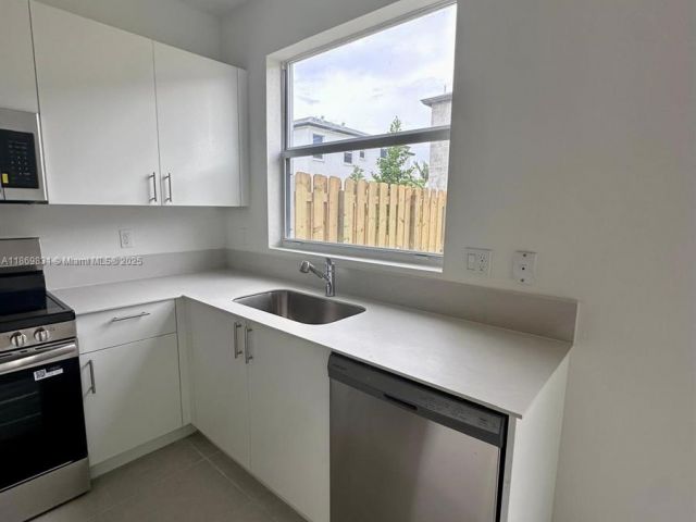 3-bedroom home for rent in Homestead - 35702 SW 178th Ct 35702 - MondialRealty