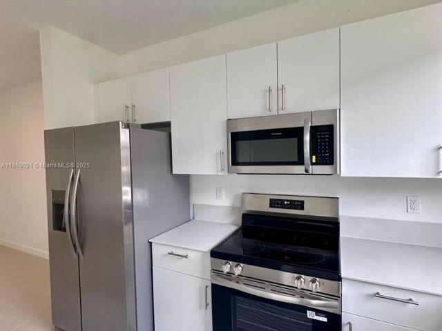 3-bedroom home for rent in Homestead - 35702 SW 178th Ct 35702 - MondialRealty