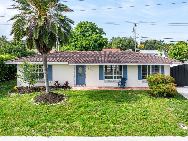 Home for sale at 602 Heron Drive - photo 6532795