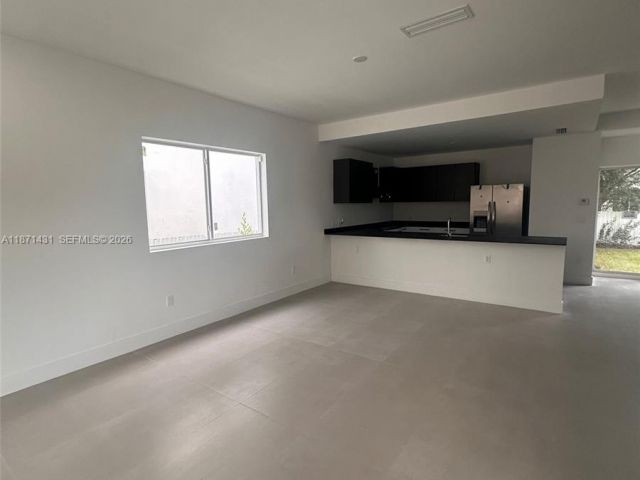 Home for rent at 532 NW 17th Ave 0 - photo 7532206