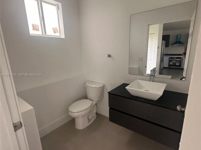 Home for rent at 532 NW 17th Ave 0 - photo 7532208