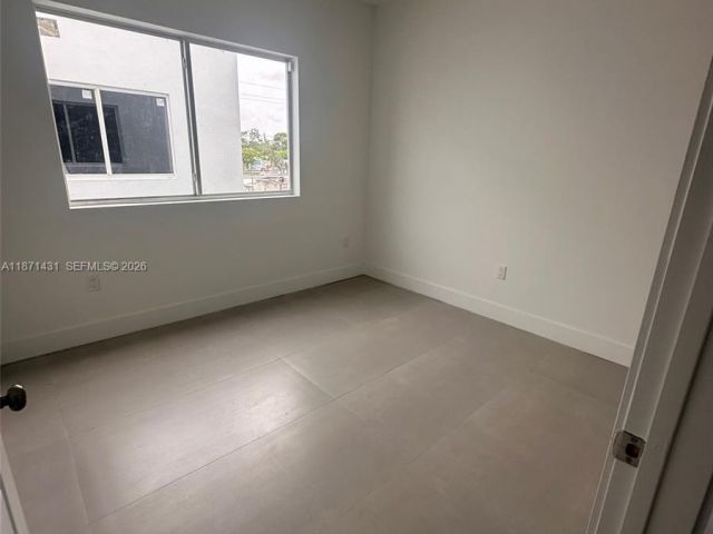 Home for rent at 532 NW 17th Ave 0 - photo 7532210