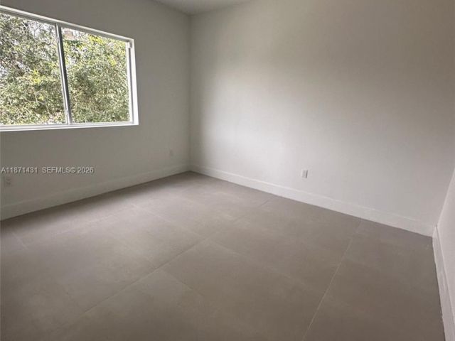 Home for rent at 532 NW 17th Ave 0 - photo 7532213