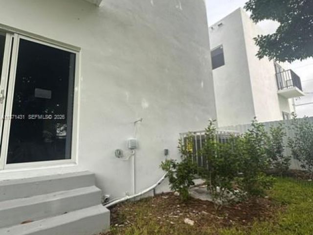 Home for rent at 532 NW 17th Ave 0 - photo 7532217