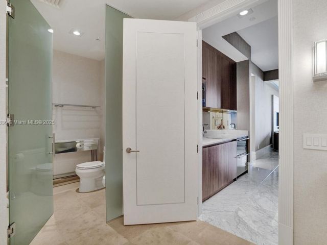 Apartment for sale  Unit #702N - photo 6501017