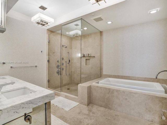 Apartment for sale  Unit #702N - photo 6501019