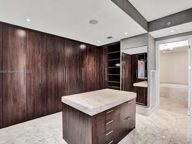 Apartment for sale  Unit #702N - photo 6501024