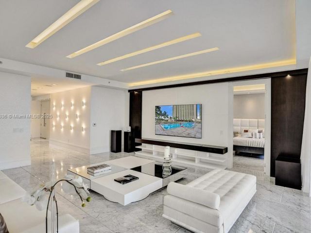 Apartment for sale  Unit #702N - photo 6501031