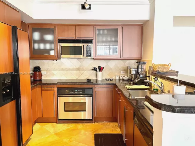 2-bedroom condo for sale in Hallandale Beach - 2080 S Ocean Dr 604 - MondialRealty