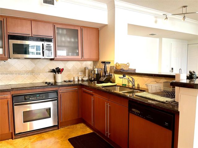 Apartment for sale  Unit #604 - photo 6493393