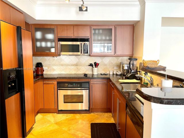 Apartment for sale  Unit #604 - photo 6493394