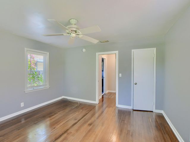 Home for rent at 830 SE 3rd Avenue - photo 6505195